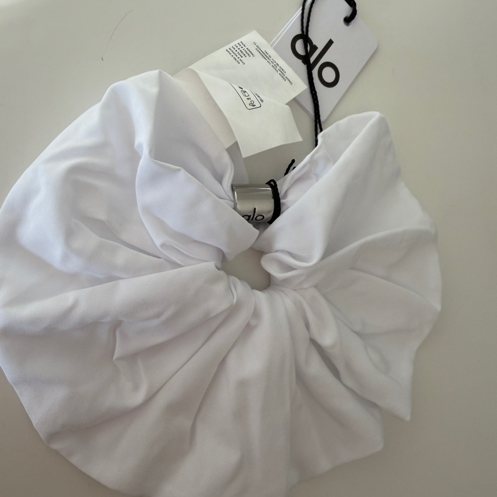 ALO White Hair Scrunchie with Silver Accent NWT - Picture 4 of 4